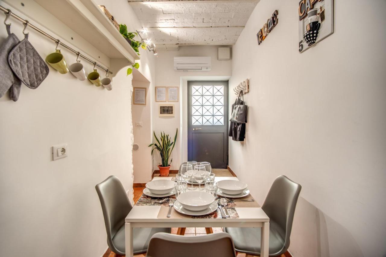 רומא Colosseum Royal Apartment מראה חיצוני תמונה