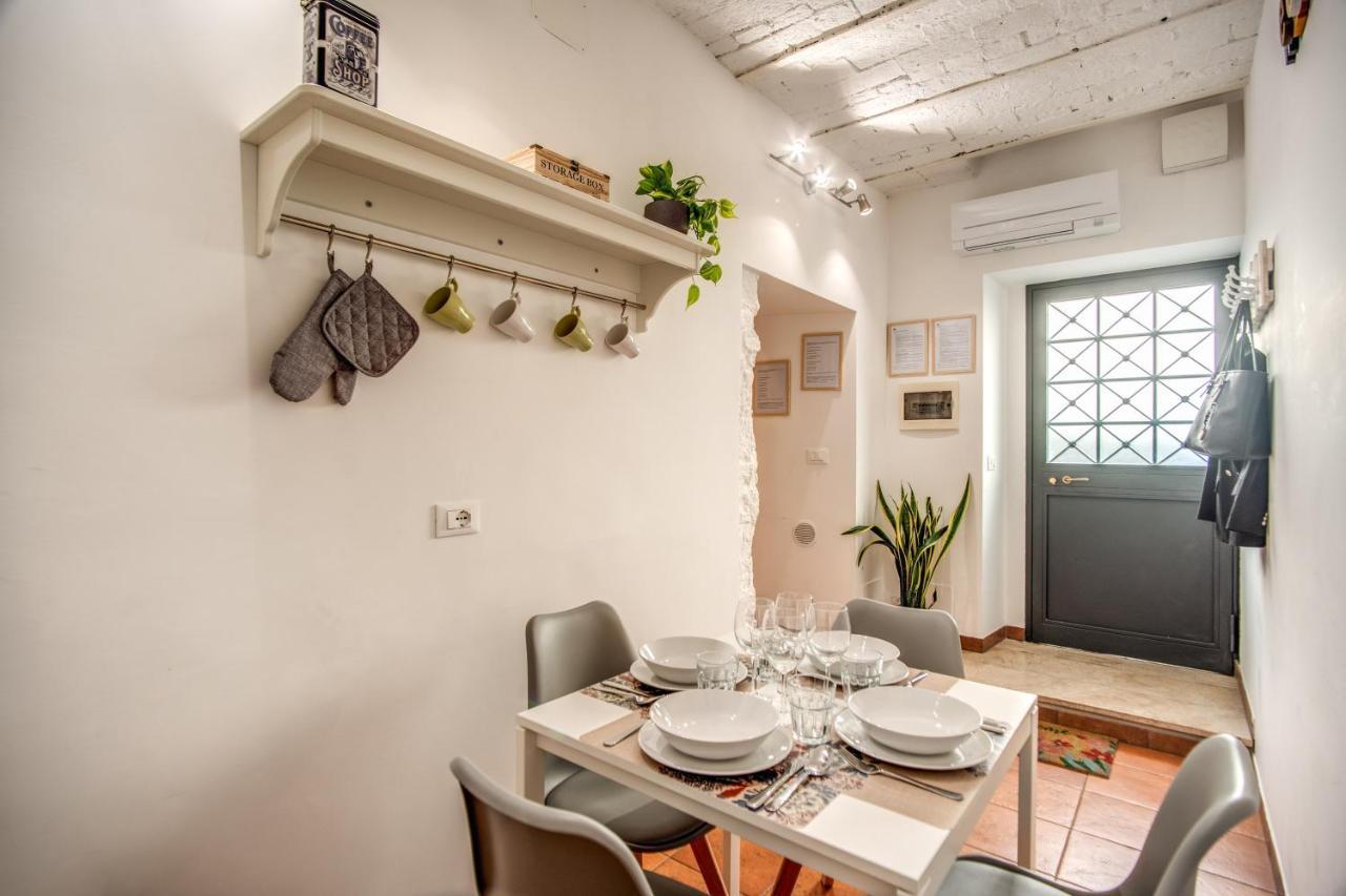 רומא Colosseum Royal Apartment מראה חיצוני תמונה