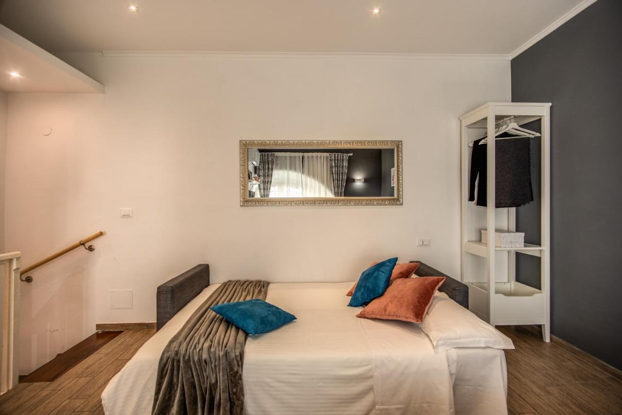רומא Colosseum Royal Apartment מראה חיצוני תמונה